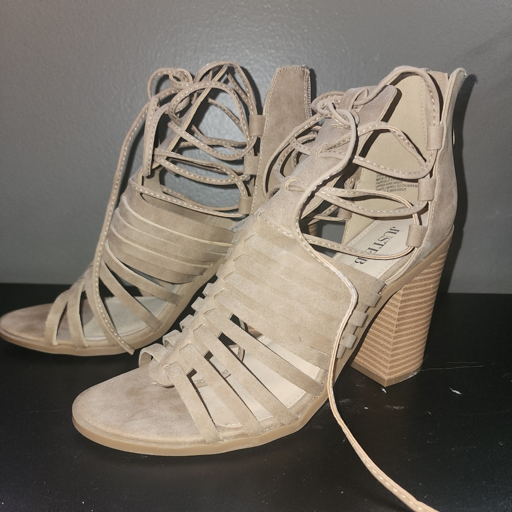 Heels 👠 - Picture 4 of 6